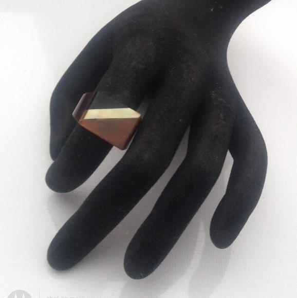 VINTAGE Gold Leaf Accented Carved Color Block Ring - Picture 8 of 8
